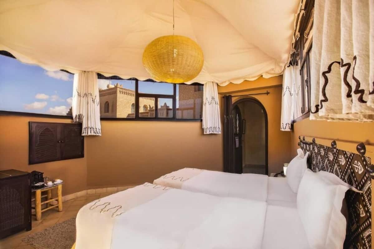 Standard Double Room | 1 bedroom, premium bedding, in-room safe, desk