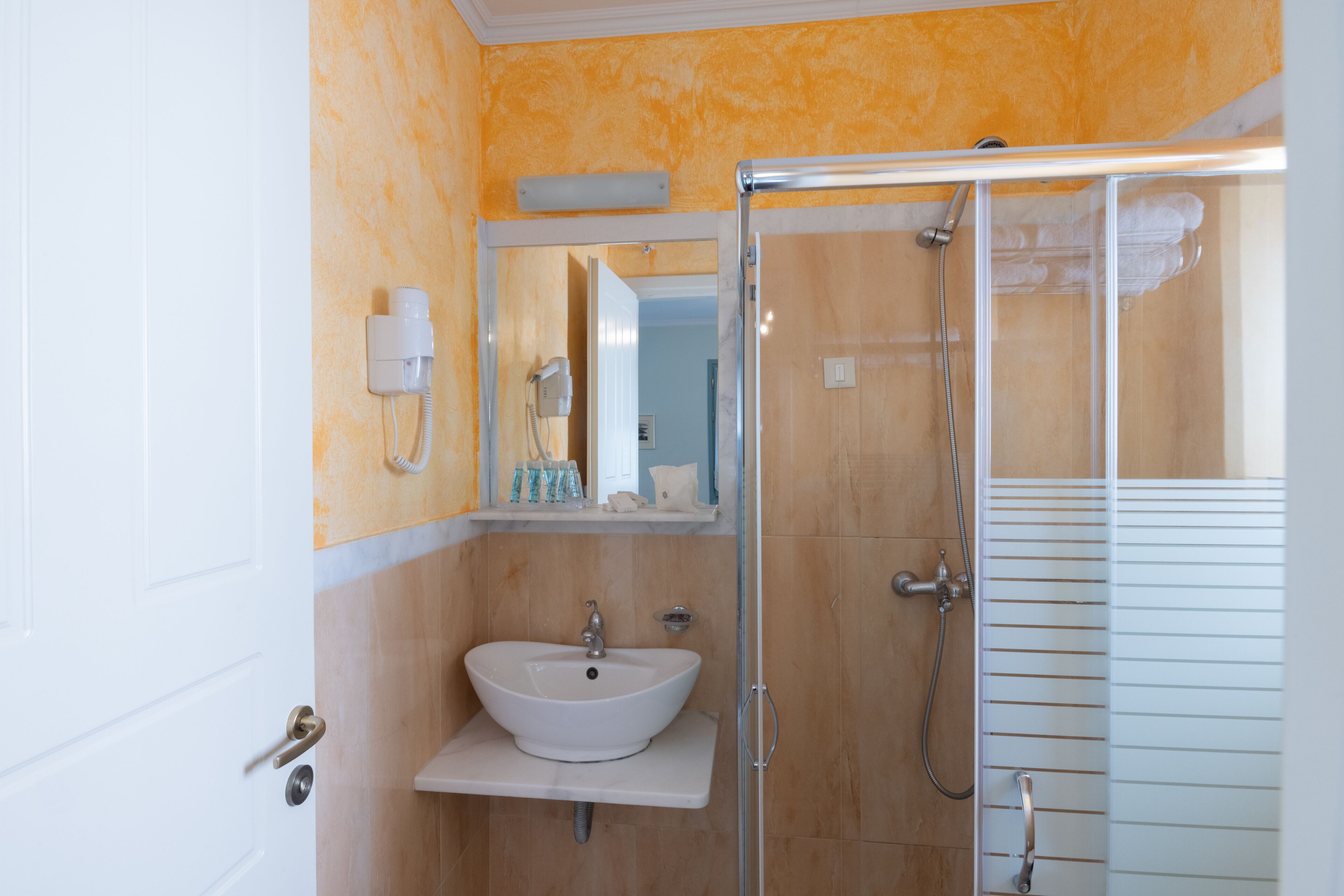 suite, 1 bedroom, balcony | bathroom | shower, hair dryer, bathrobes, slippers