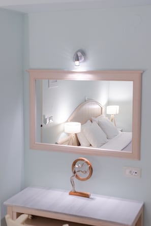 Family Room | Premium bedding, minibar, individually decorated, individually furnished