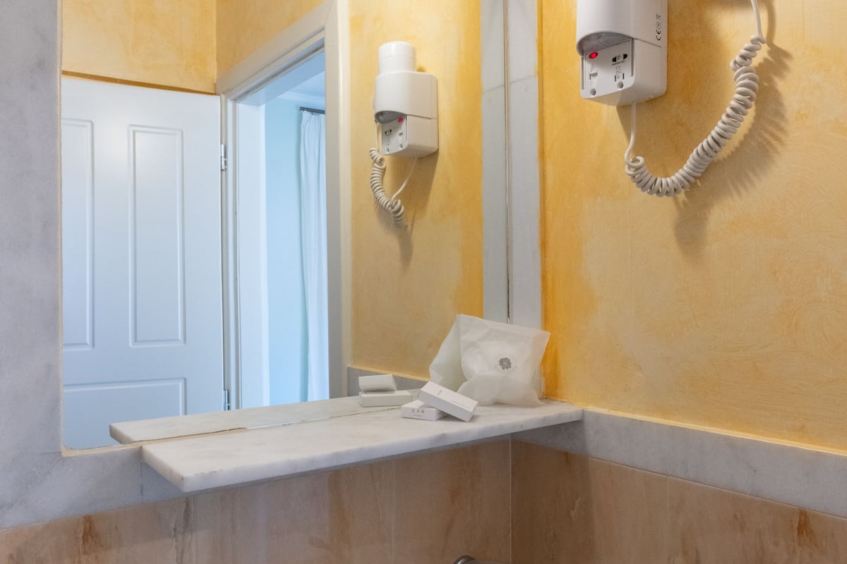 comfort double room | bathroom | shower, hair dryer, bathrobes, slippers