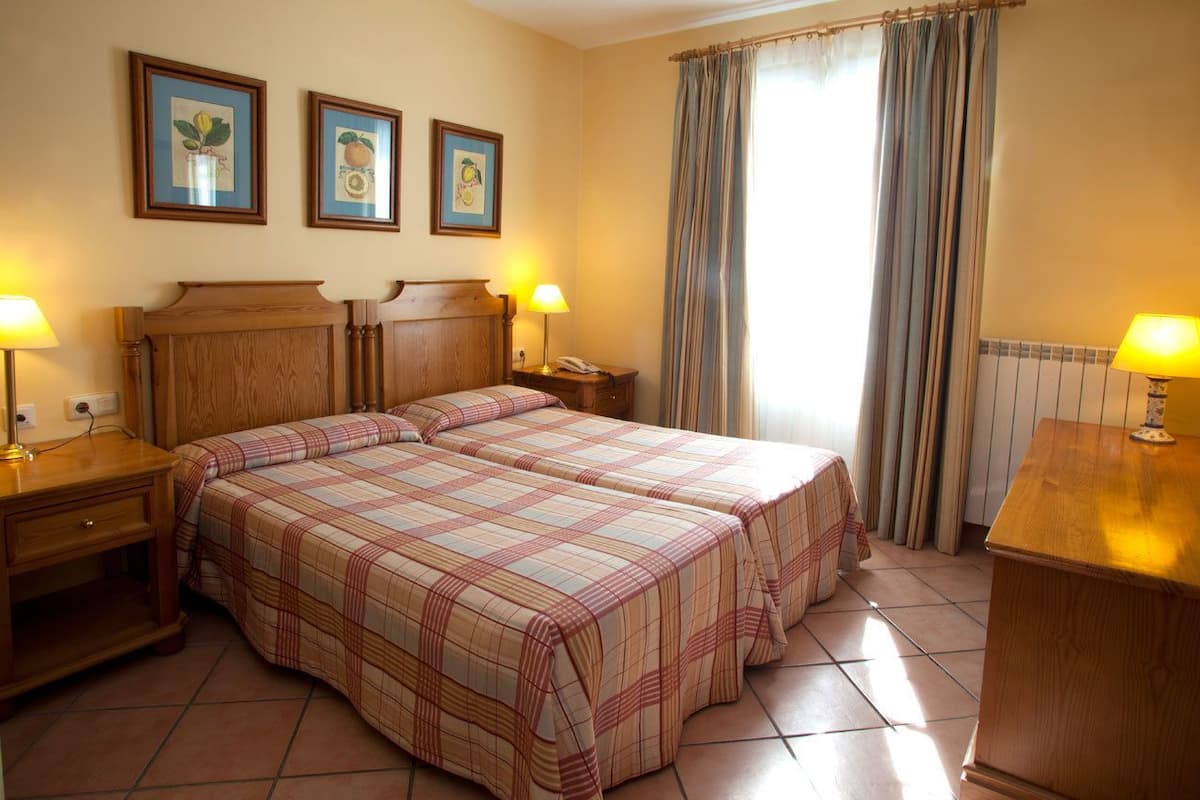 1 bedroom, in-room safe, desk, blackout curtains