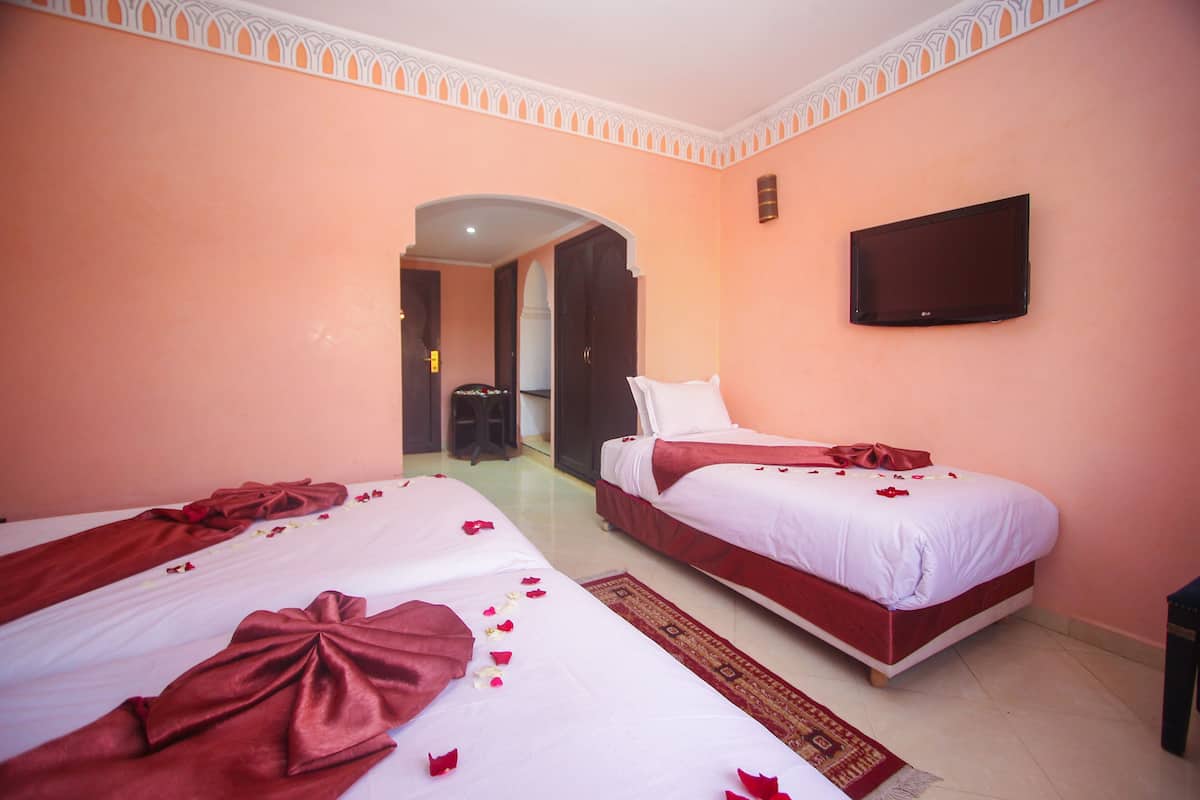Triple Room, Private Bathroom, Corner | Frette Italian sheets, premium bedding, down comforters, minibar