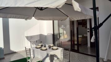 ダブルルーム (with Patio) | テラス / パティオ