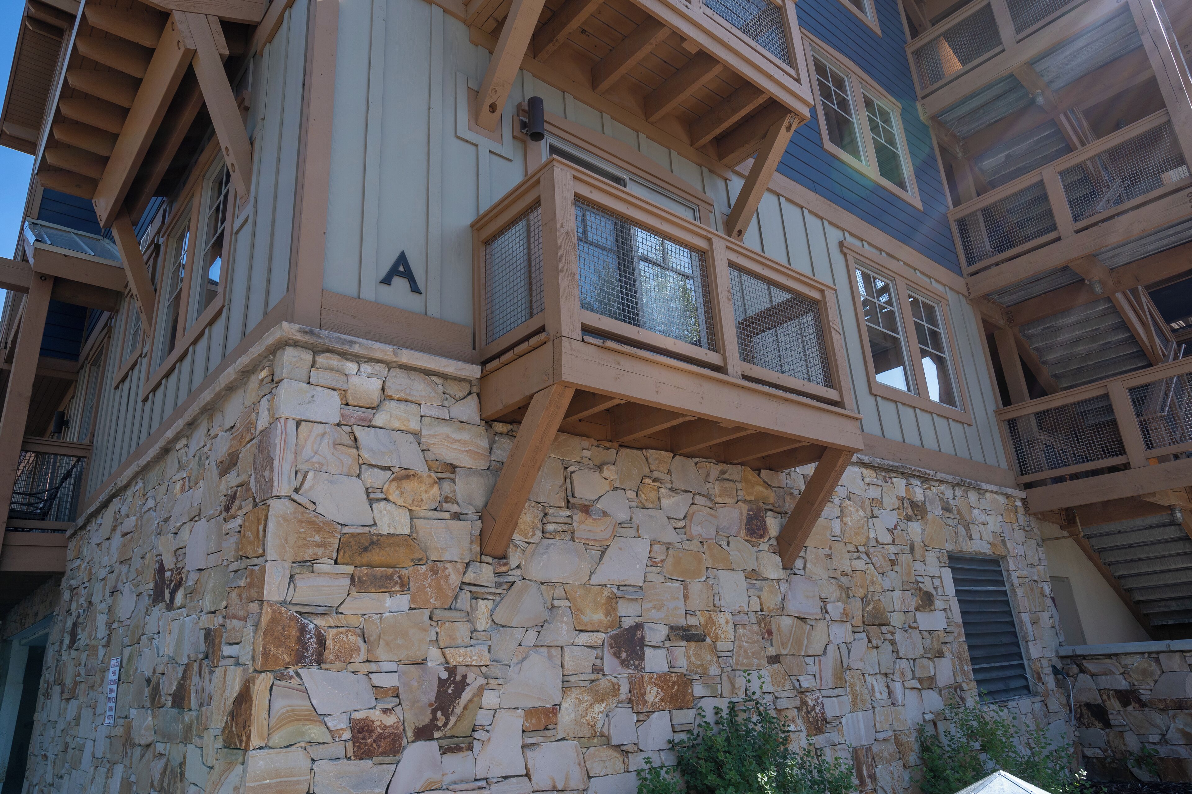 Town Pointe A301 | Terrace/patio