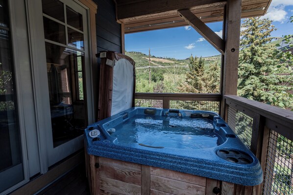 Town Pointe A301 | Terrace/patio