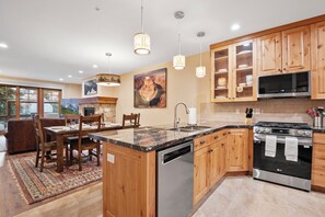 Condo | Private kitchen | Fridge, microwave, oven, dishwasher - Updated Town Pointe by Park City Vacations (Park City)
