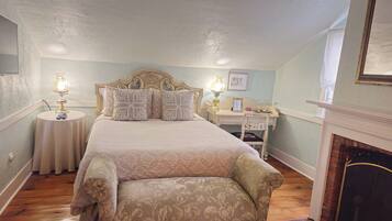 Chambre Classique, 1 grand lit | Literie de qualité supérieure, décoration personnalisée