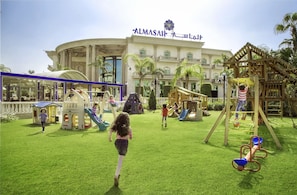 Children’s play area – outdoor