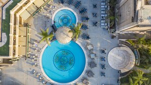 Seasonal outdoor pool, pool loungers - Al Masa Hotel Nasr City (Cairo)