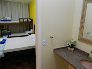 Dormitorio condiviso, dormitorio misto, bagno condiviso (maximum 10 people) | Lavandino