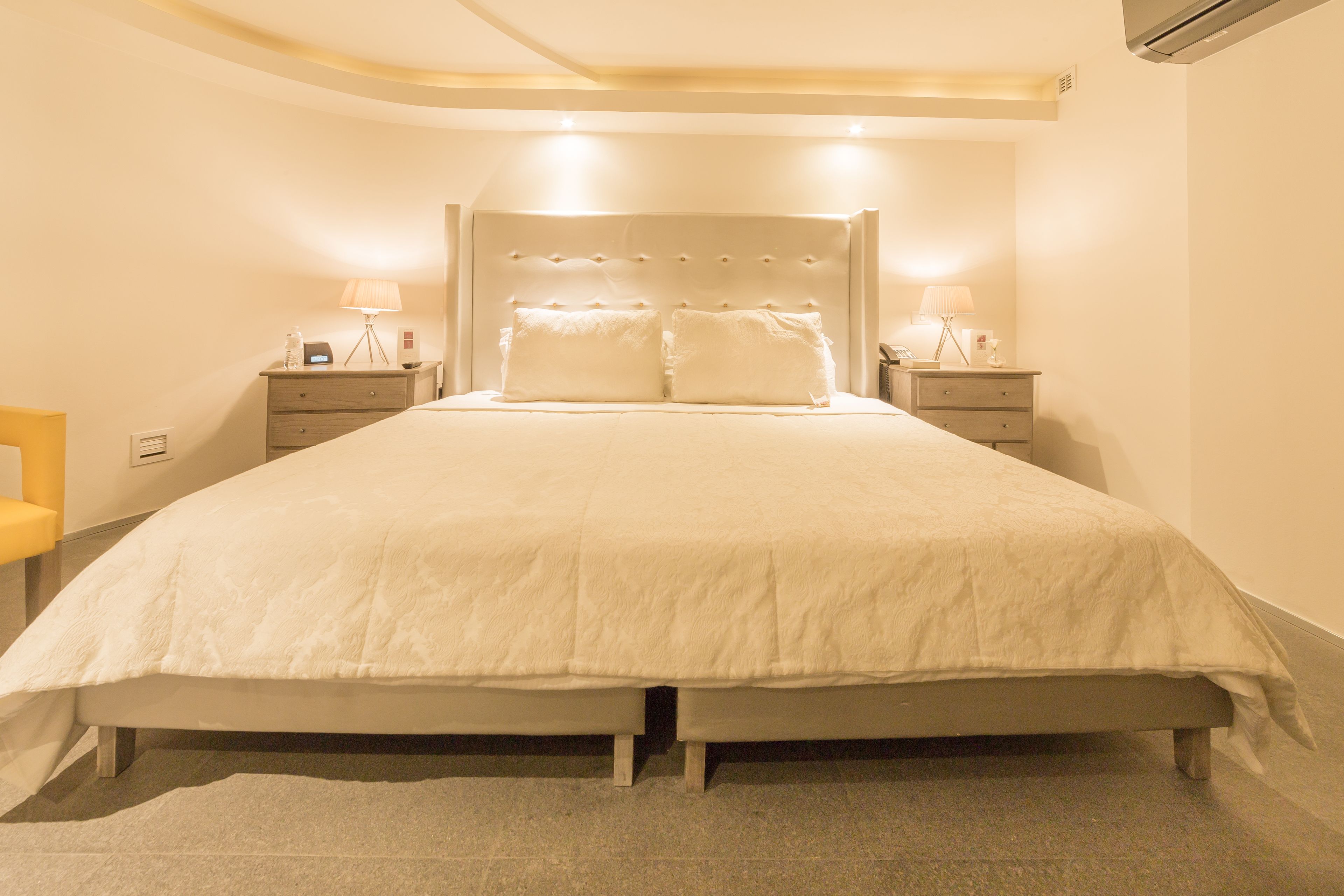 Executive Suite | In-room safe, desk, laptop workspace, blackout curtains