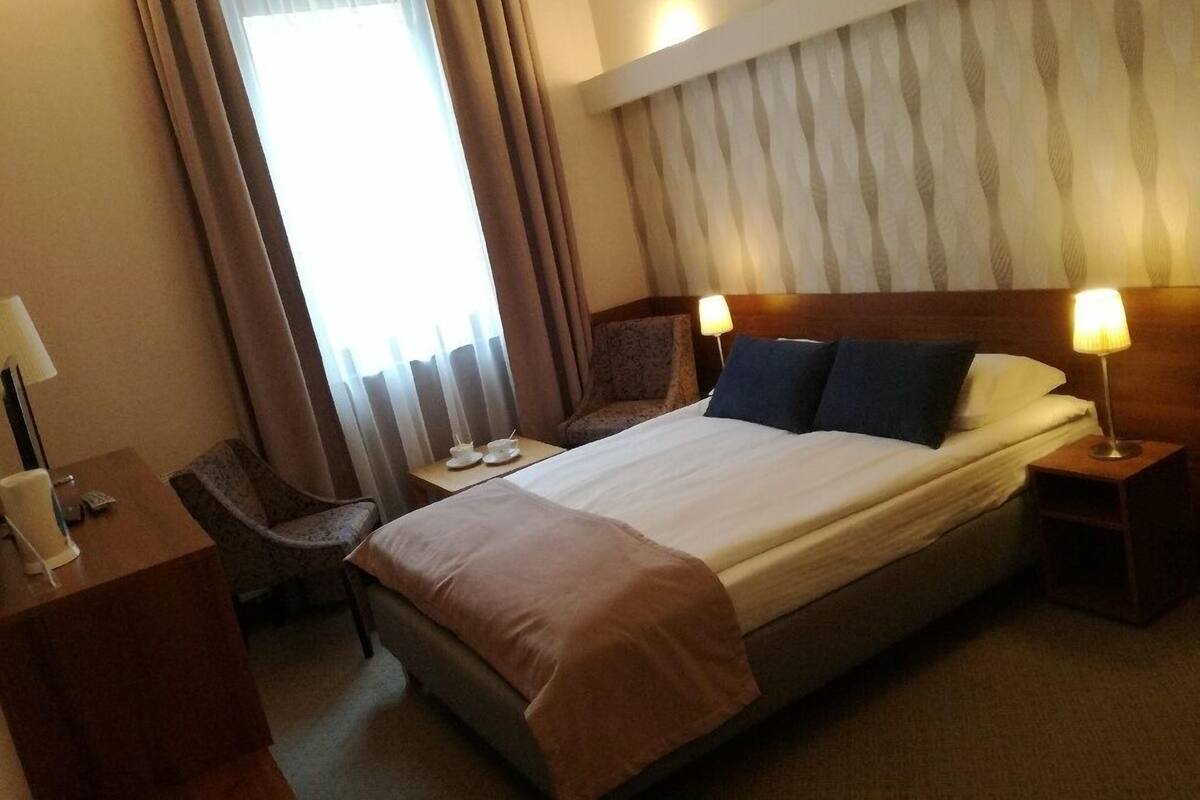 Double or Twin Room | Desk, iron/ironing board, free cribs/infant beds, rollaway beds