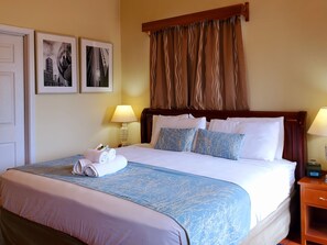 Premium bedding, pillow-top beds, in-room safe, individually decorated - Rolson Hotel (San Ignacio)