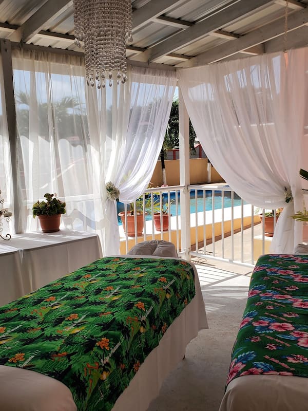 Massagens com pedras quentes, massagens musculares profundas