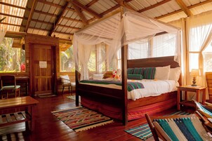 蜜月平房, 1 间卧室, 花园 | 高档床上用品、羽绒被、客房内保险箱、办公桌