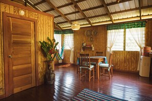 Bungalow, 2 Schlafzimmer, Bergblick, zum Garten hin | Blick auf die Berge