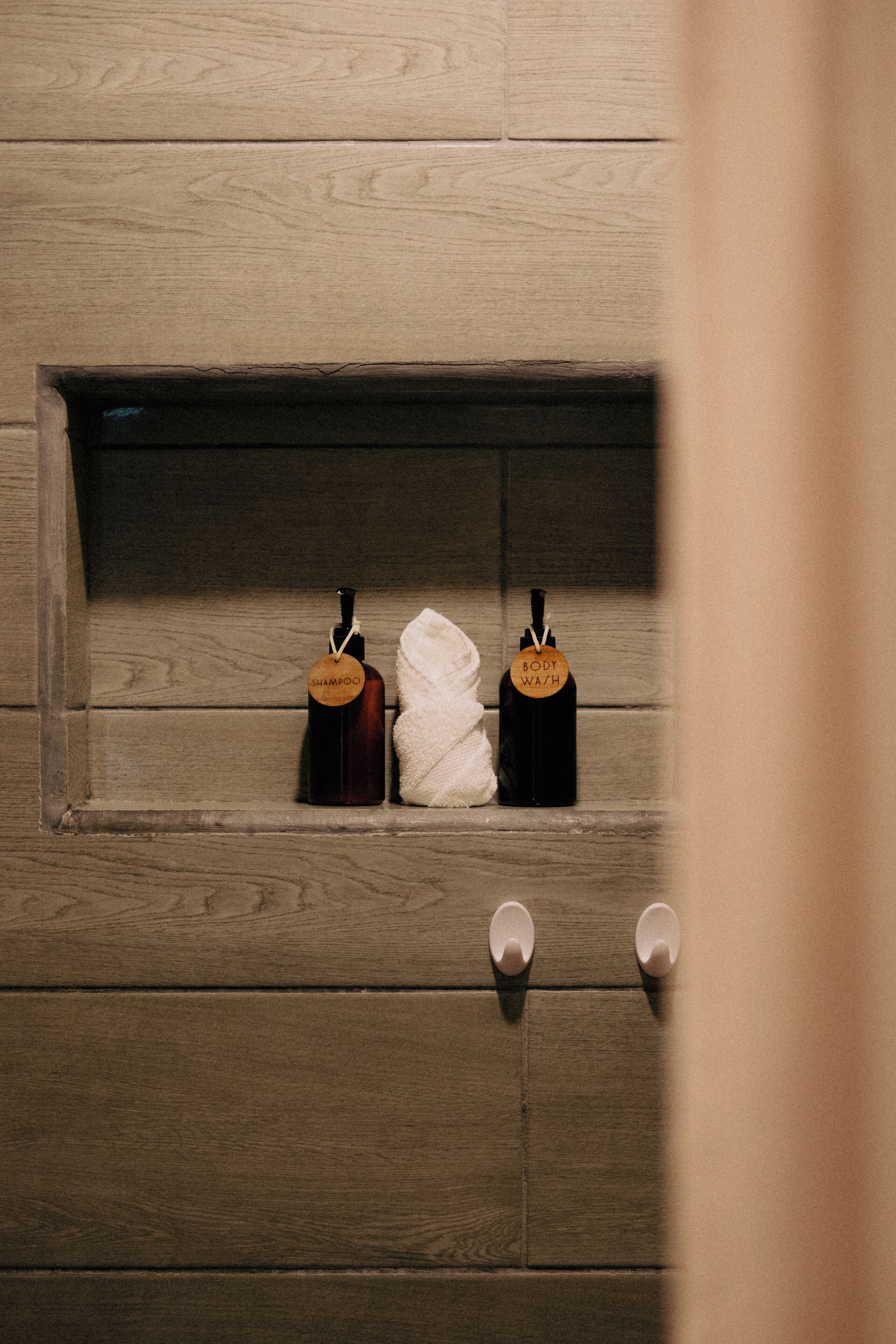 superior room, air conditioning | bathroom shower