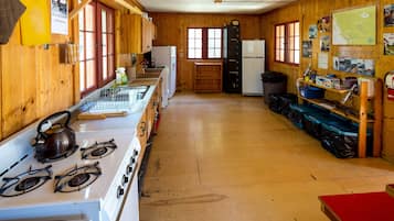 Dormitorio compartido (No Running Water) | Cocina compartida