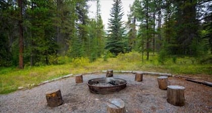HI-Castle Mountain Hostel