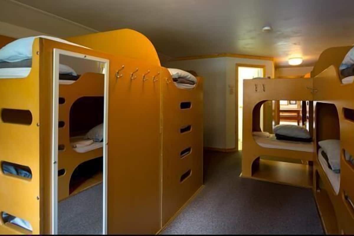 Shared Dormitory, 1 Twin Bed (Female Only Dormitory) | Bed sheets