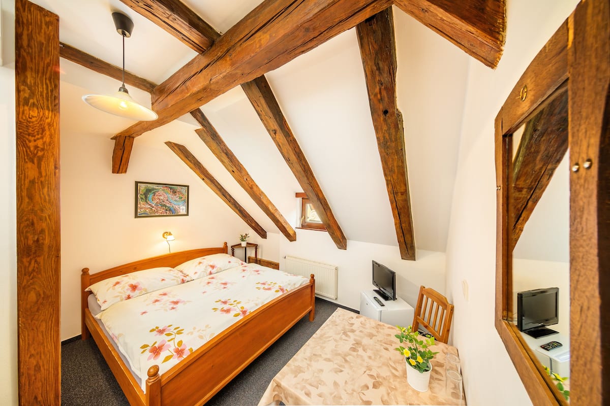Standard Double Room | Desk, soundproofing, free WiFi