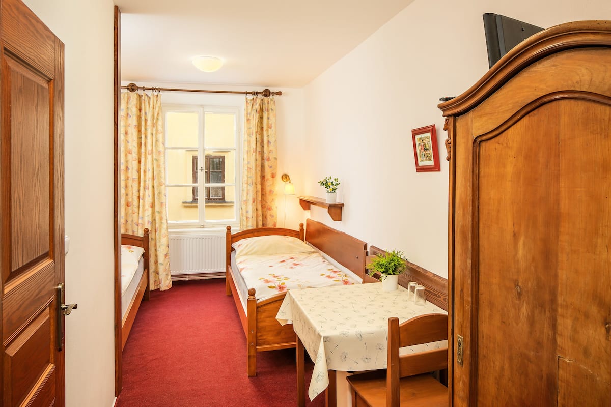 Standard Twin Room | Desk, soundproofing, free WiFi
