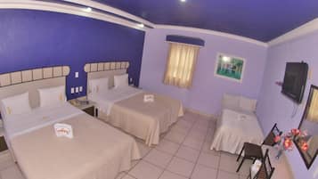 Habitación doble, 2 camas matrimoniales | Wifi gratis y ropa de cama