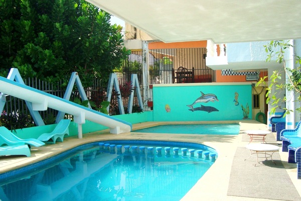 2 outdoor pools, sun loungers