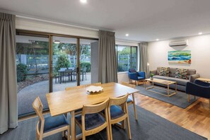 In-room safe, iron/ironing board, free cribs/infant beds - Club Wyndham Seven Mile Beach (Seven Mile Beach)