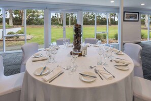 Indoor wedding - Club Wyndham Seven Mile Beach (Seven Mile Beach)