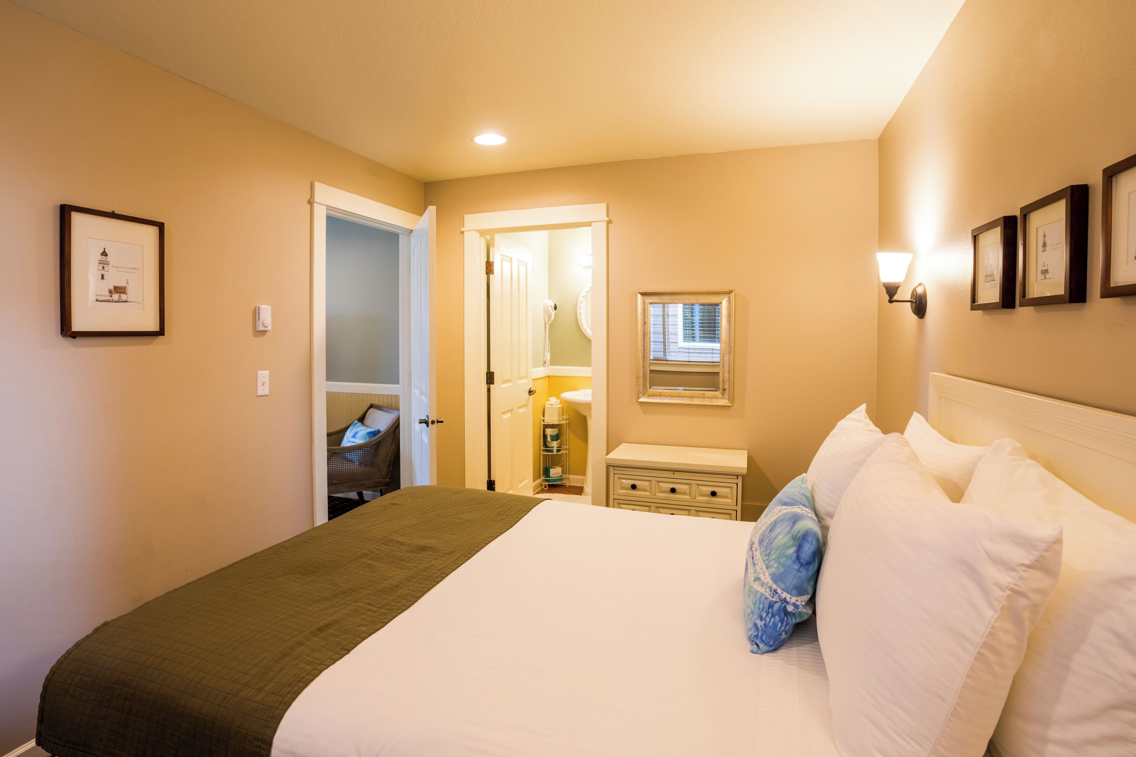 suite, 1 queen bed with sofa bed, kitchenette (1st floor, not pet friendly) | hypo-allergenic bedding, iron/ironing board, free cots/infant beds