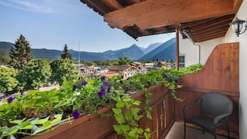 Camera Deluxe, balcone (Fireplace & Village View) | Vista balcone
