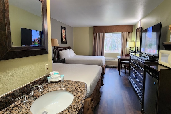 Premium bedding, desk, WiFi (free), bed sheets