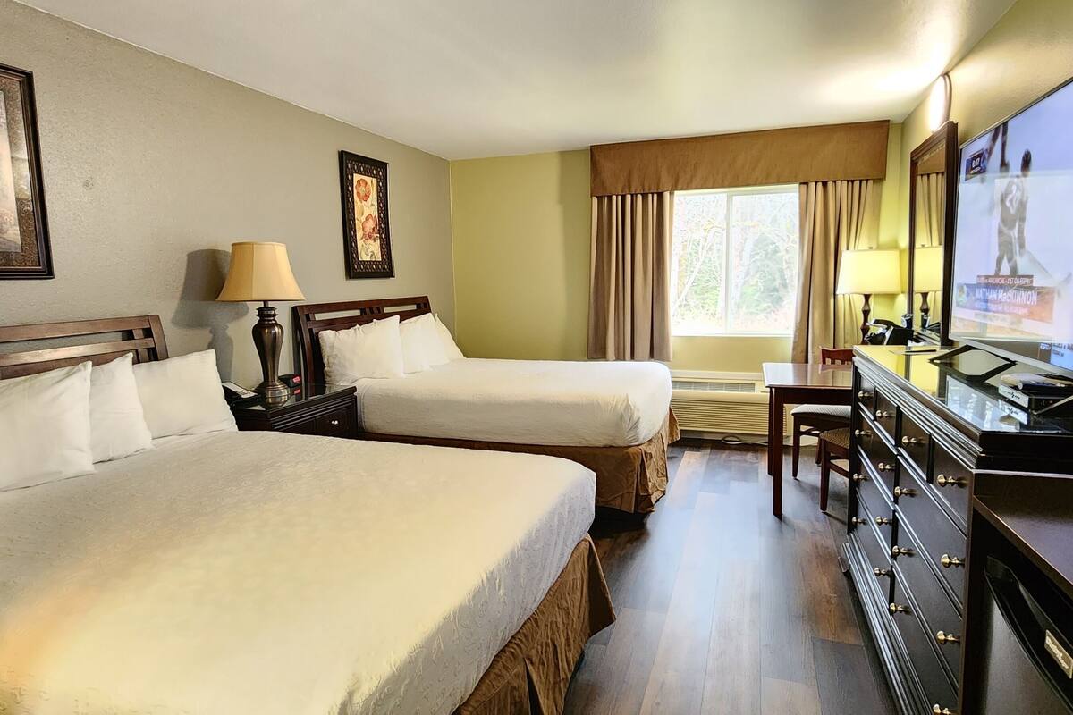 1 bedroom, premium bedding, desk, free wifi