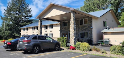 Crest Trail Lodge