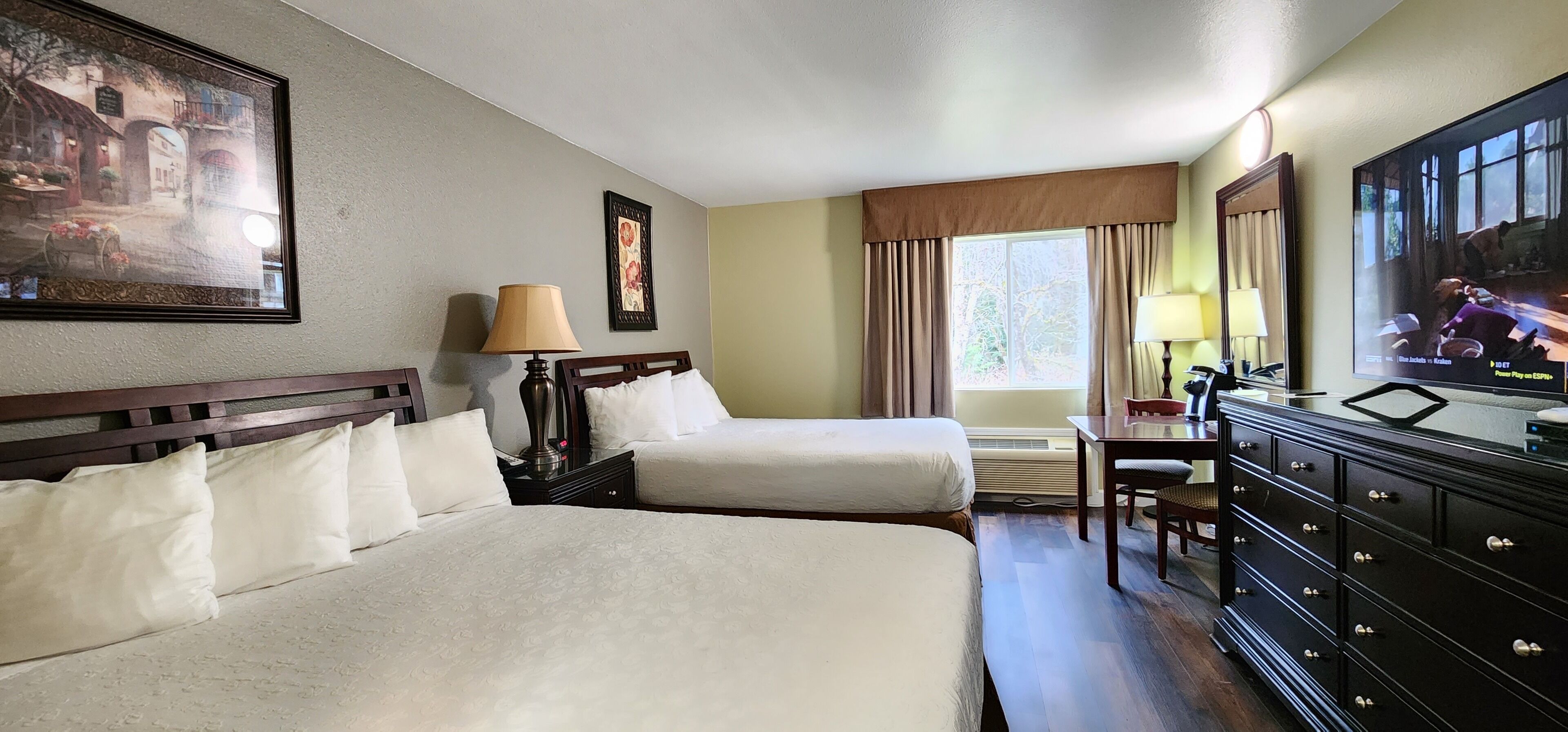 1 bedroom, premium bedding, desk, free wifi