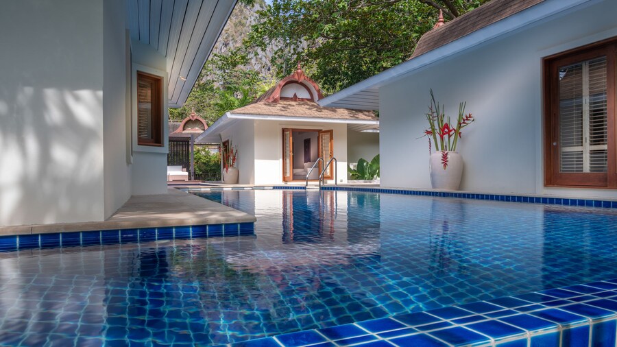 Villa Macaque and Villa Languor