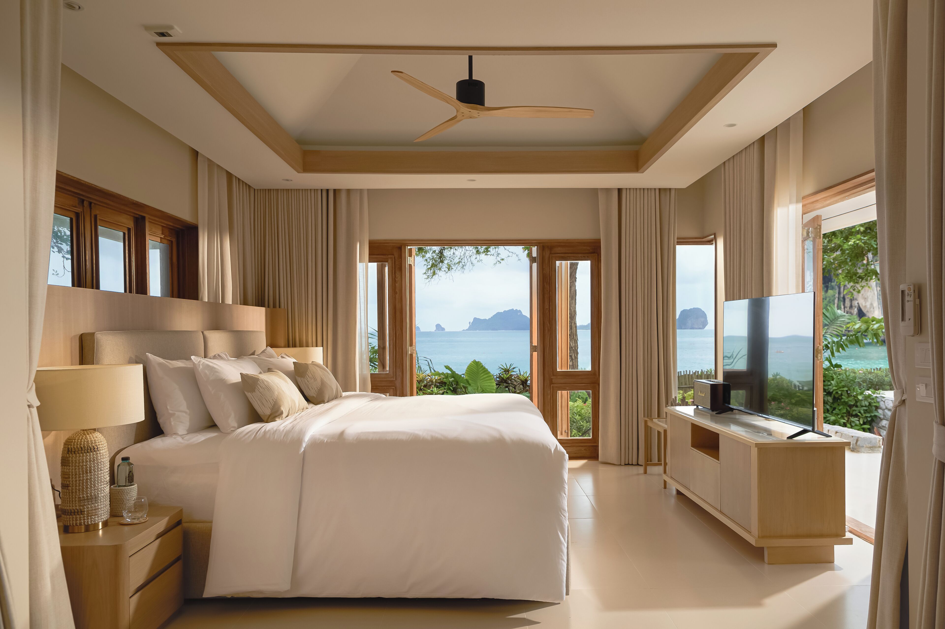 Ropa de cama de alta calidad, camas con efecto memoria y minibar 