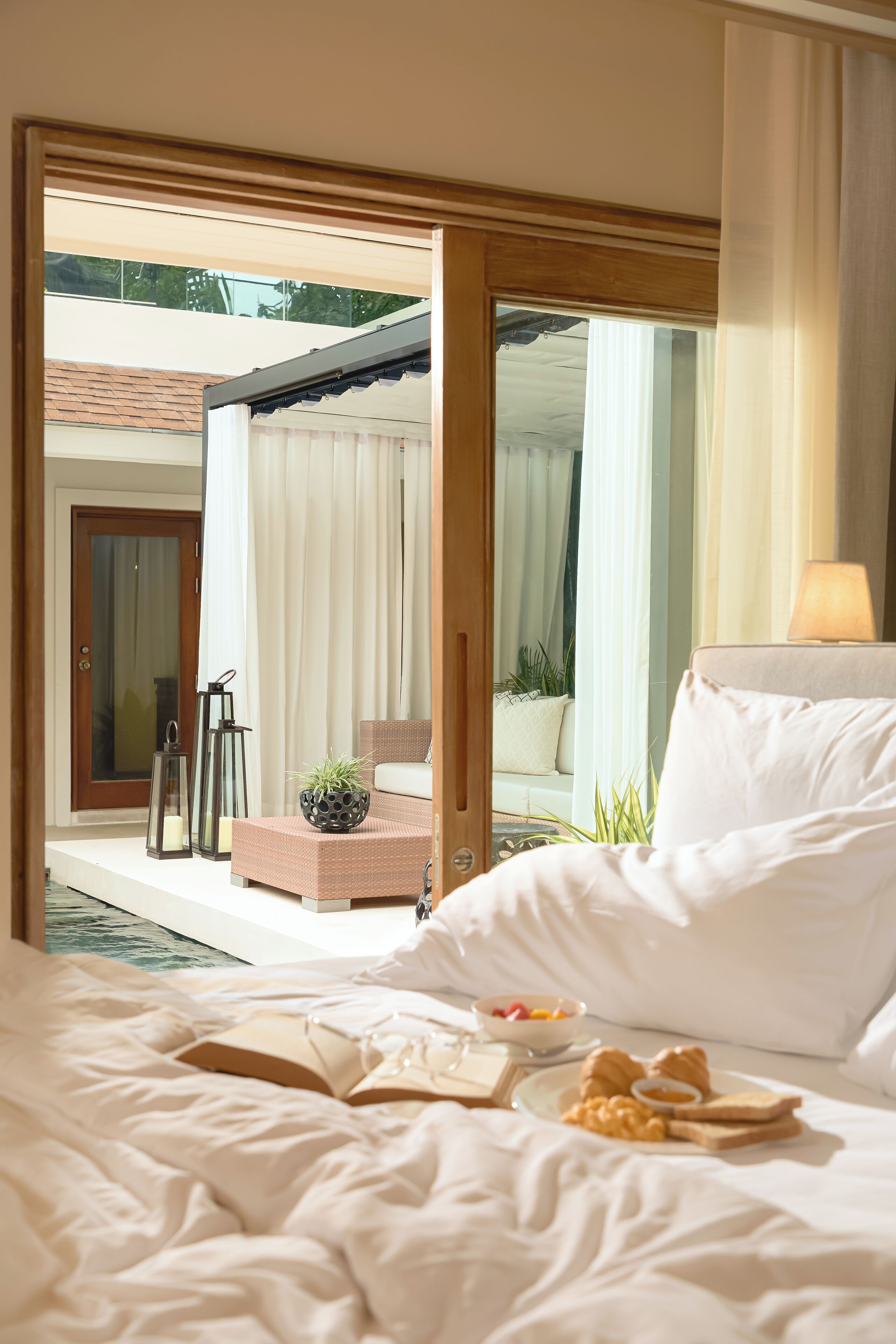 高級寝具、低反発ベッド、ミニバー、セーフティボックス (室内)