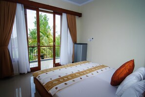 Habitació superior | Espai de treball apte per a portàtils i habitacions insonoritzades 