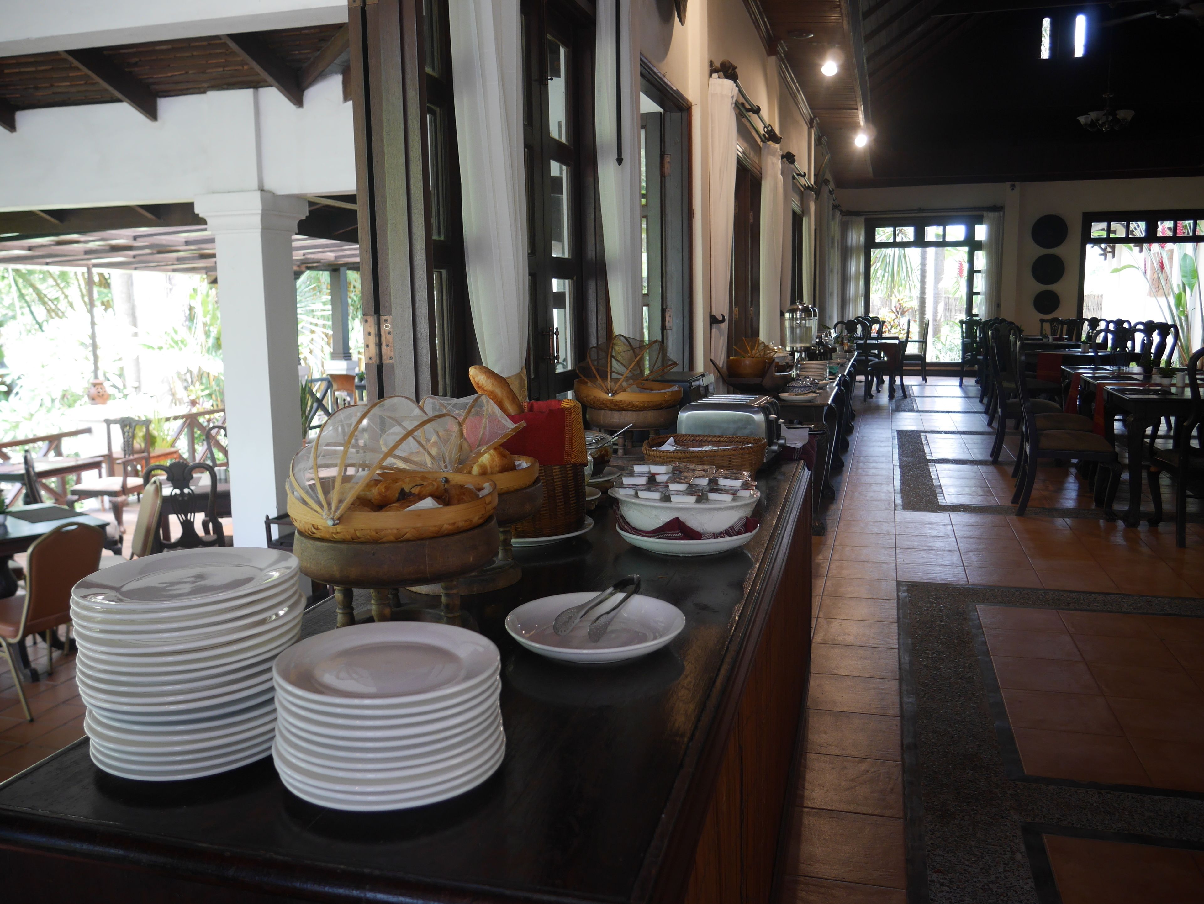 daily buffet breakfast (usd 14 per person)