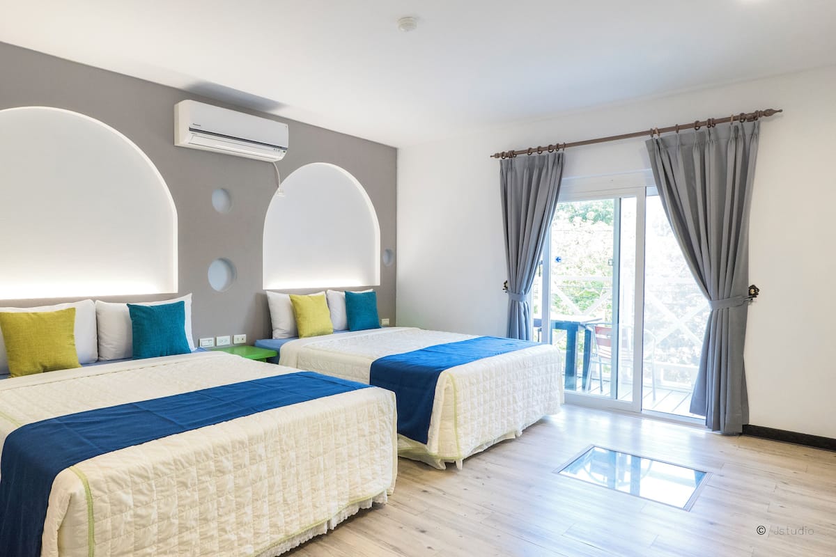 Individually furnished, blackout curtains, soundproofing, free WiFi