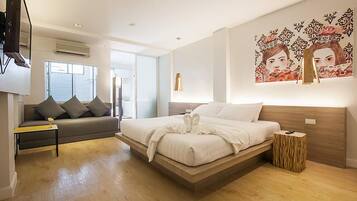 Deluxe Room | Minibar, rollaway beds, free WiFi