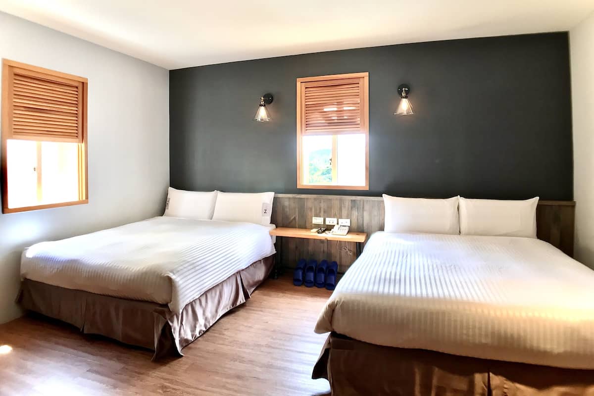 四人房 | 書桌、遮光窗簾/窗簾、免費 Wi-Fi、床單