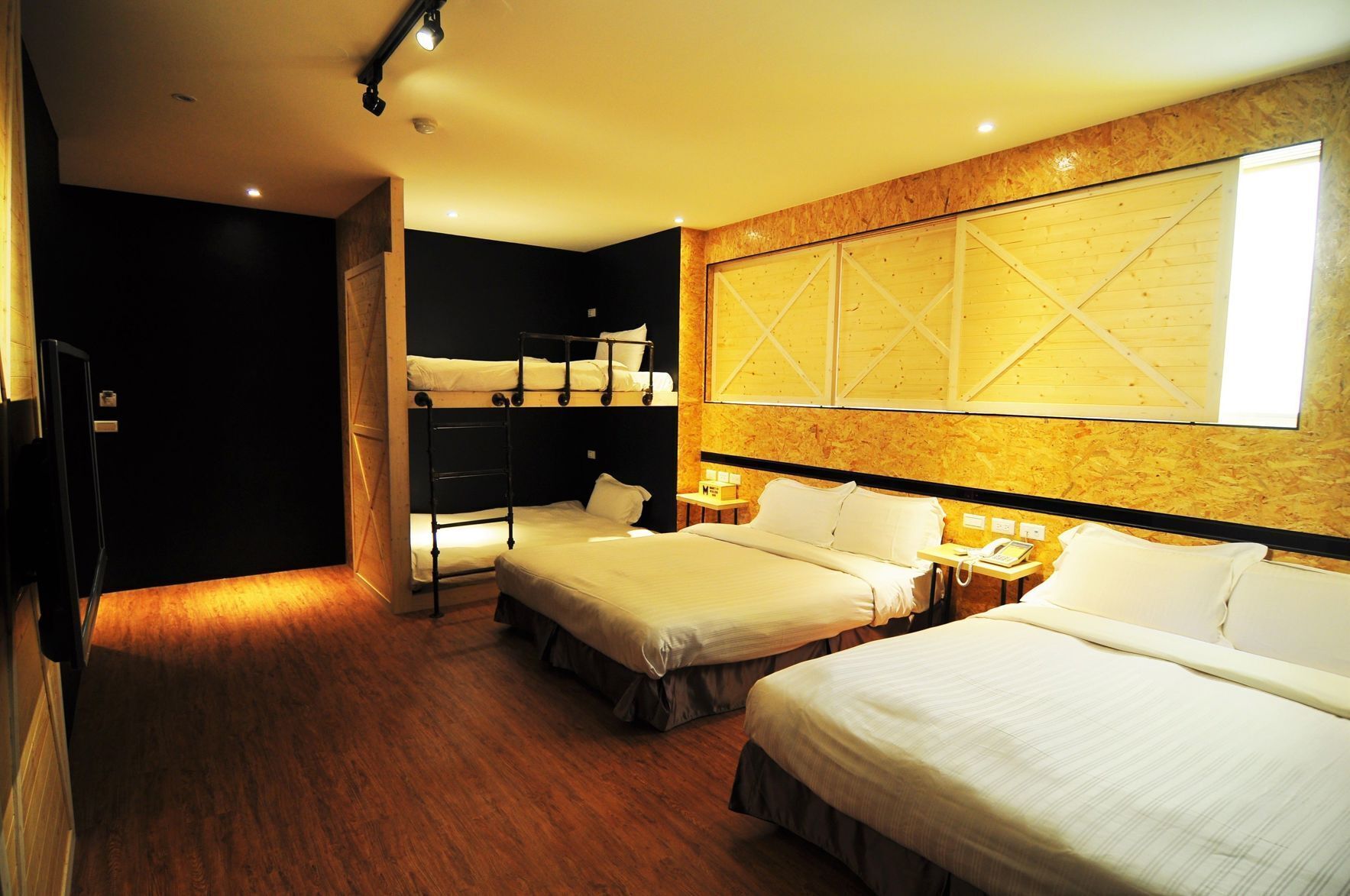 Desk, blackout drapes, free WiFi, bed sheets