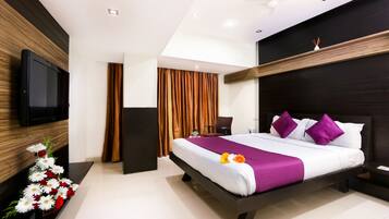 Premium bedding, in-room safe, desk, soundproofing