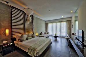 Spacious Room, No Balcony | Egyptian cotton sheets, minibar, in-room safe, desk
