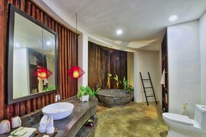 Executive Room | Bathroom | Shower, rainfall showerhead, free toiletries, hair dryer - Ren Resort (Sihanoukville)