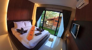 Deluxe Room | In-room safe, blackout drapes, free WiFi, bed sheets - Ricci House Resort (Koh Lipe)