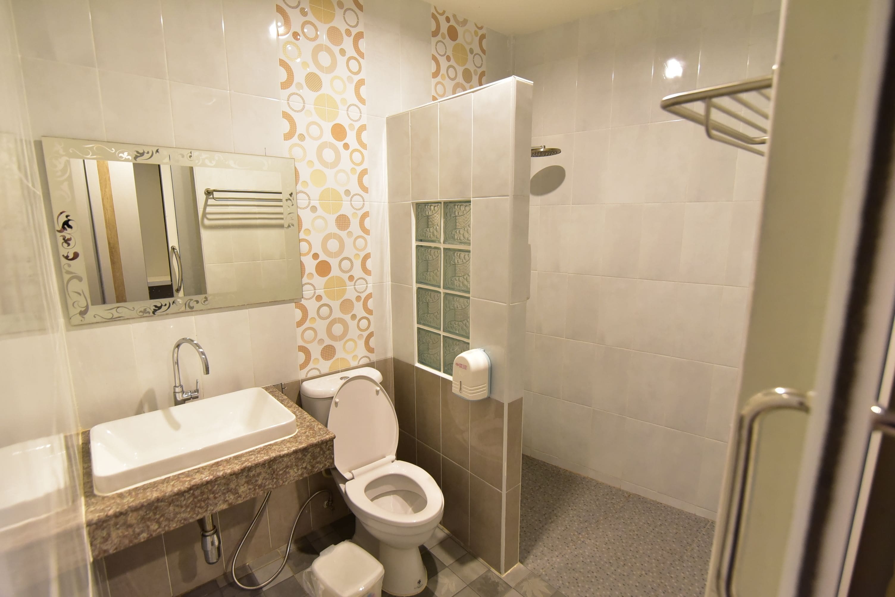 shower, free toiletries, hair dryer, slippers